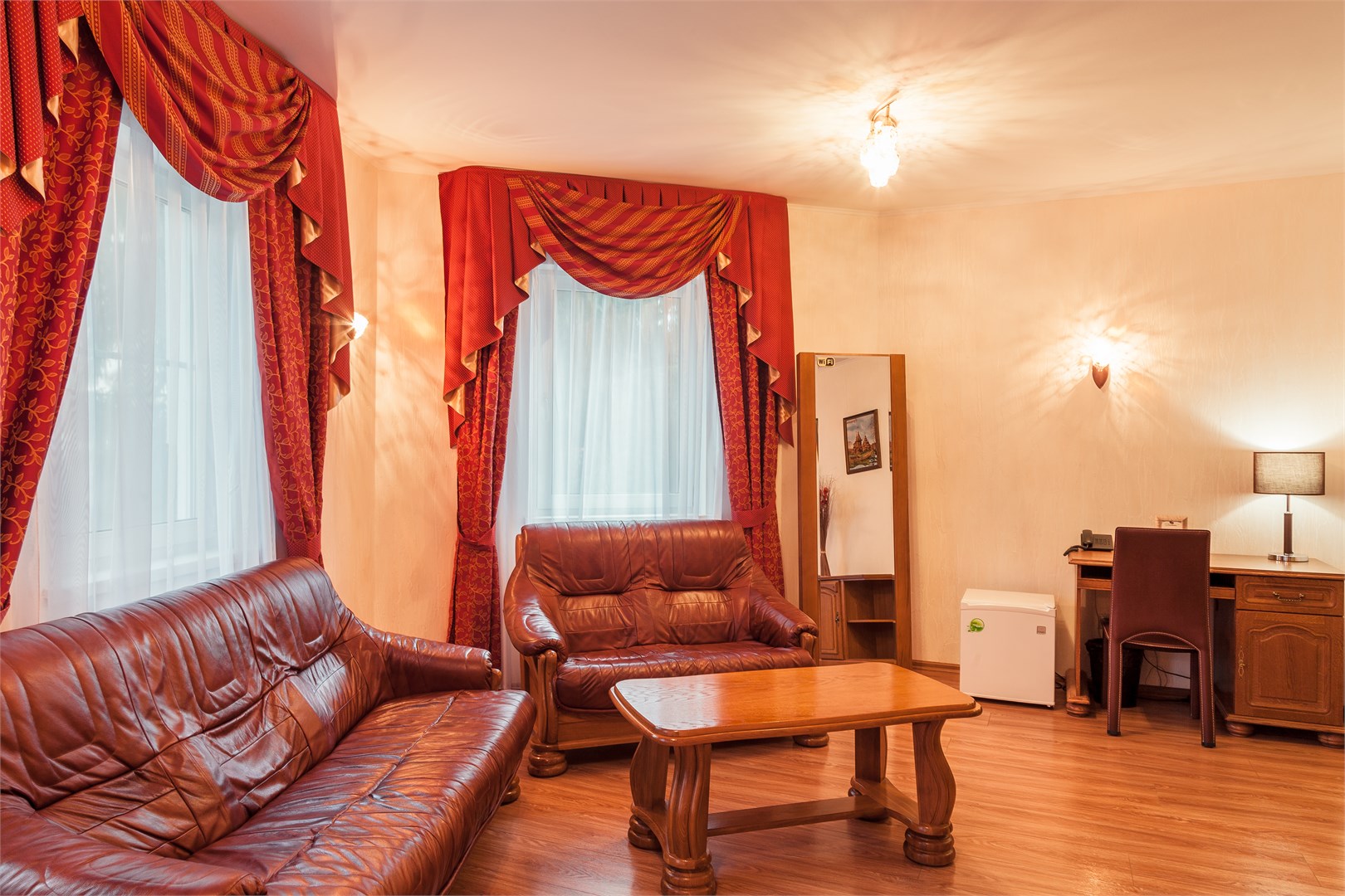 Люкс двухкомнатный в Театральный