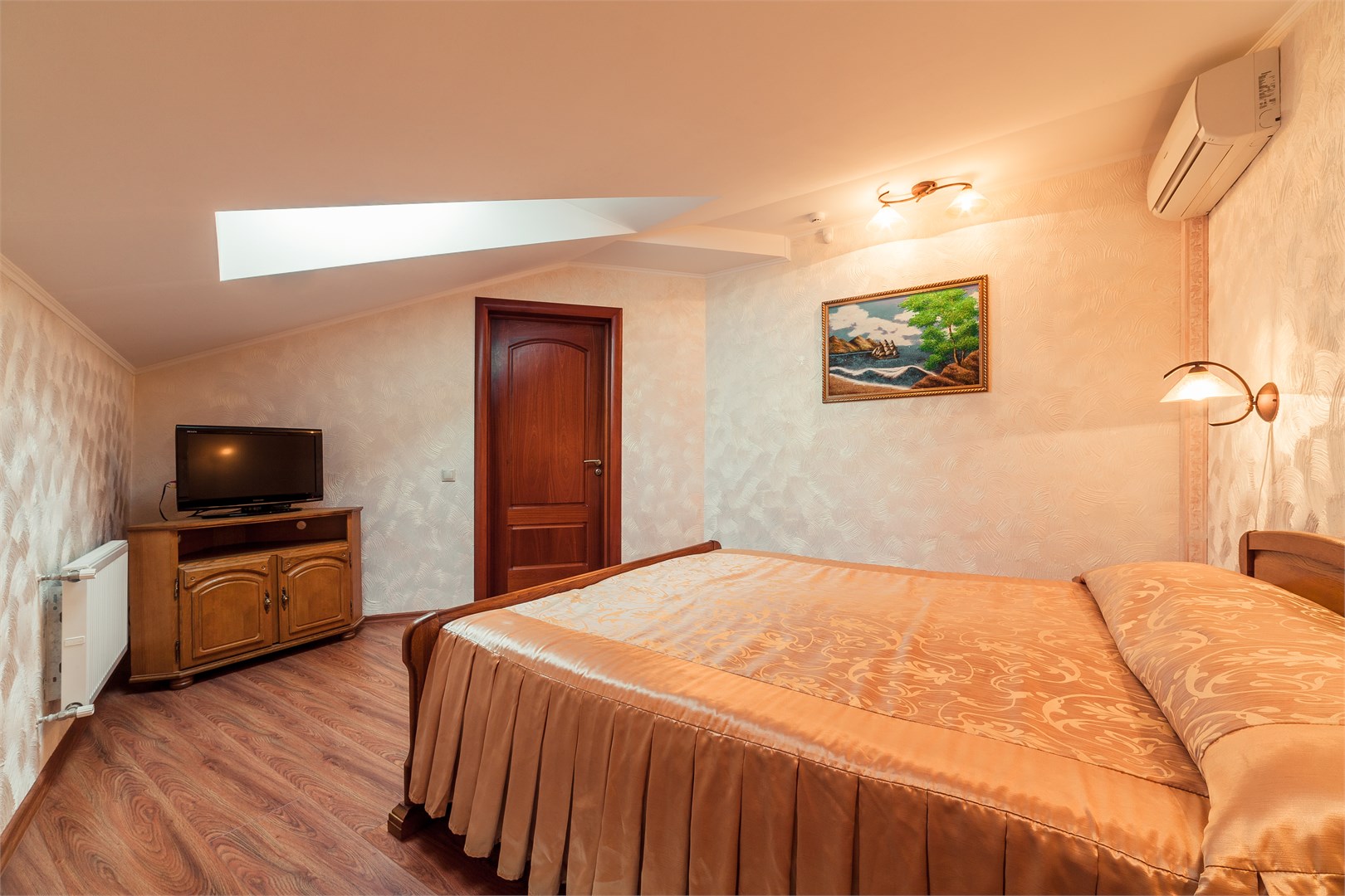 Люкс двухкомнатный в Театральный