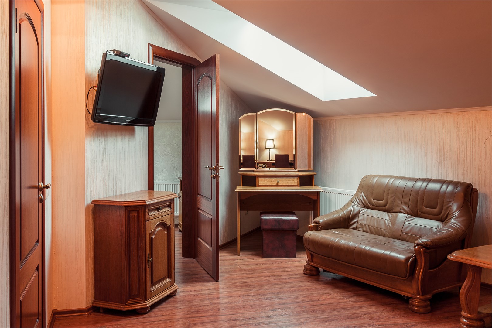 Люкс двухкомнатный в Театральный