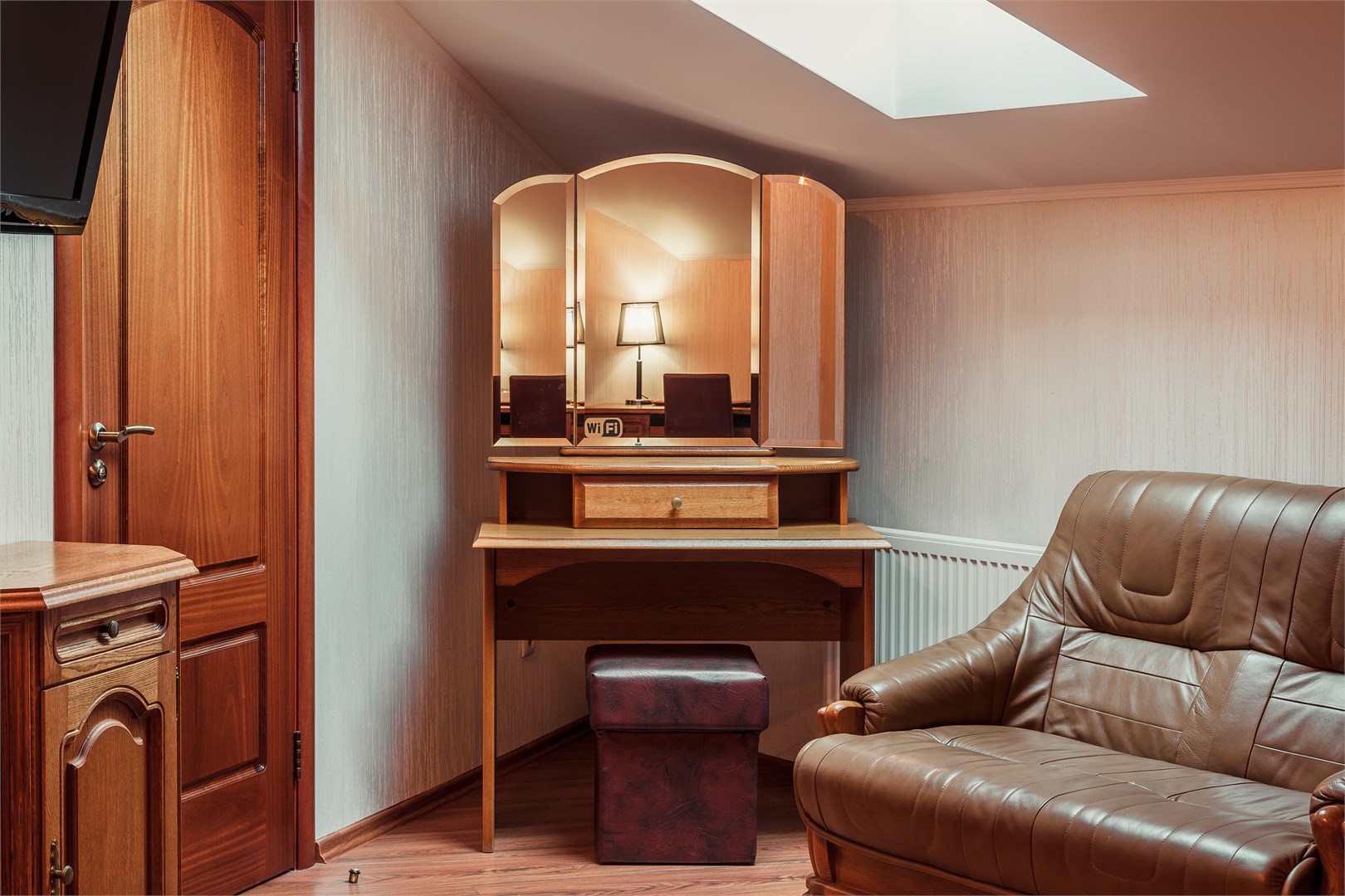 Люкс двухкомнатный в Театральный