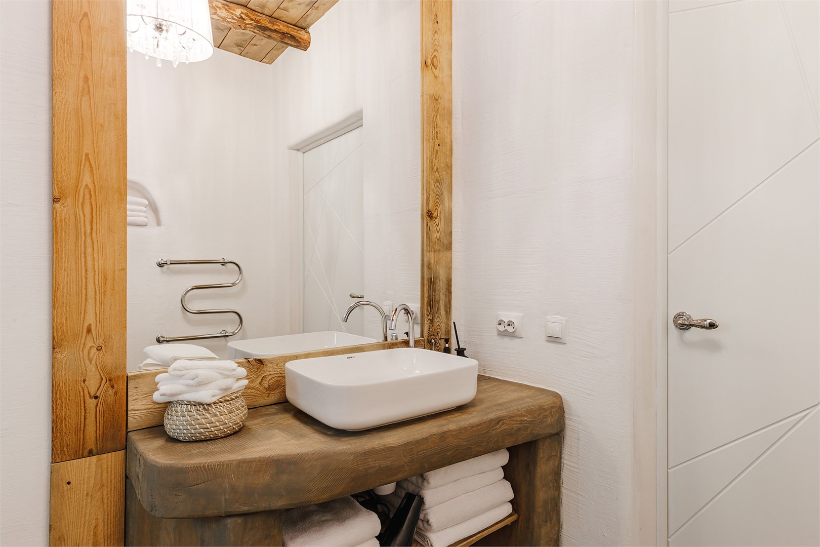 Коттедж с двумя спальнями в Поле