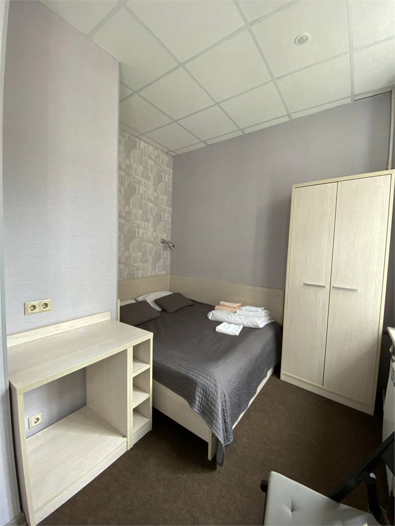 Двухкомнатная студия с двуспальной кроватью в Атмосфера