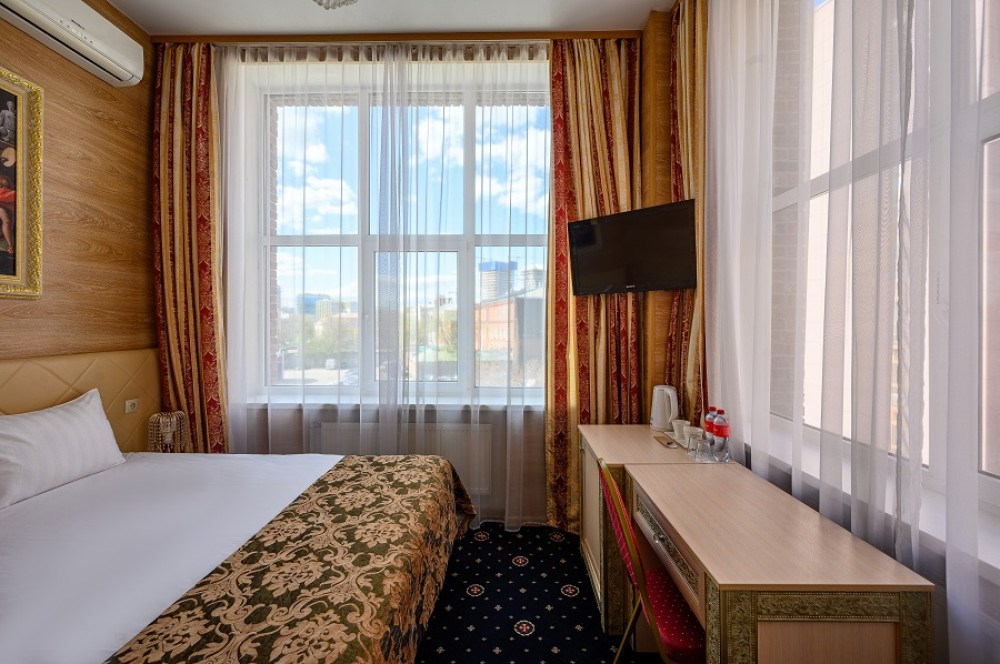 Небольшой двухместный номер в Azimut Отель Дербеневская Москва