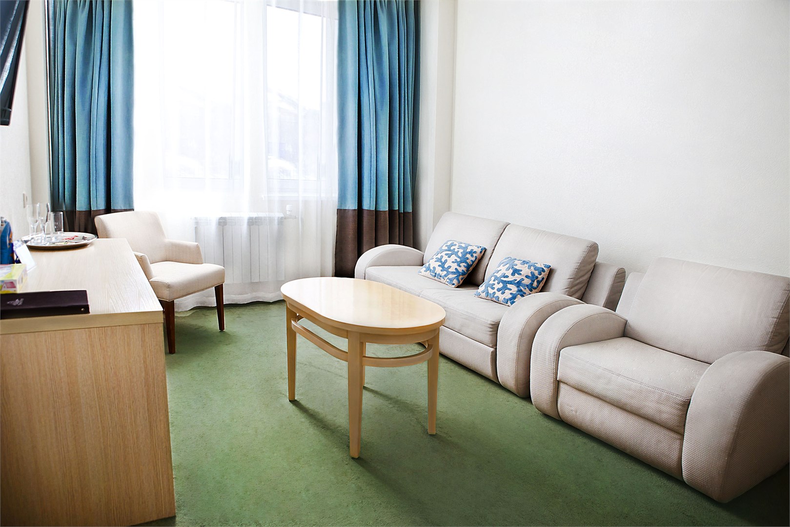 Luxe/Люкс (Бизнес) двухместный двухкомнатный, 1 Корпус в Теплое море