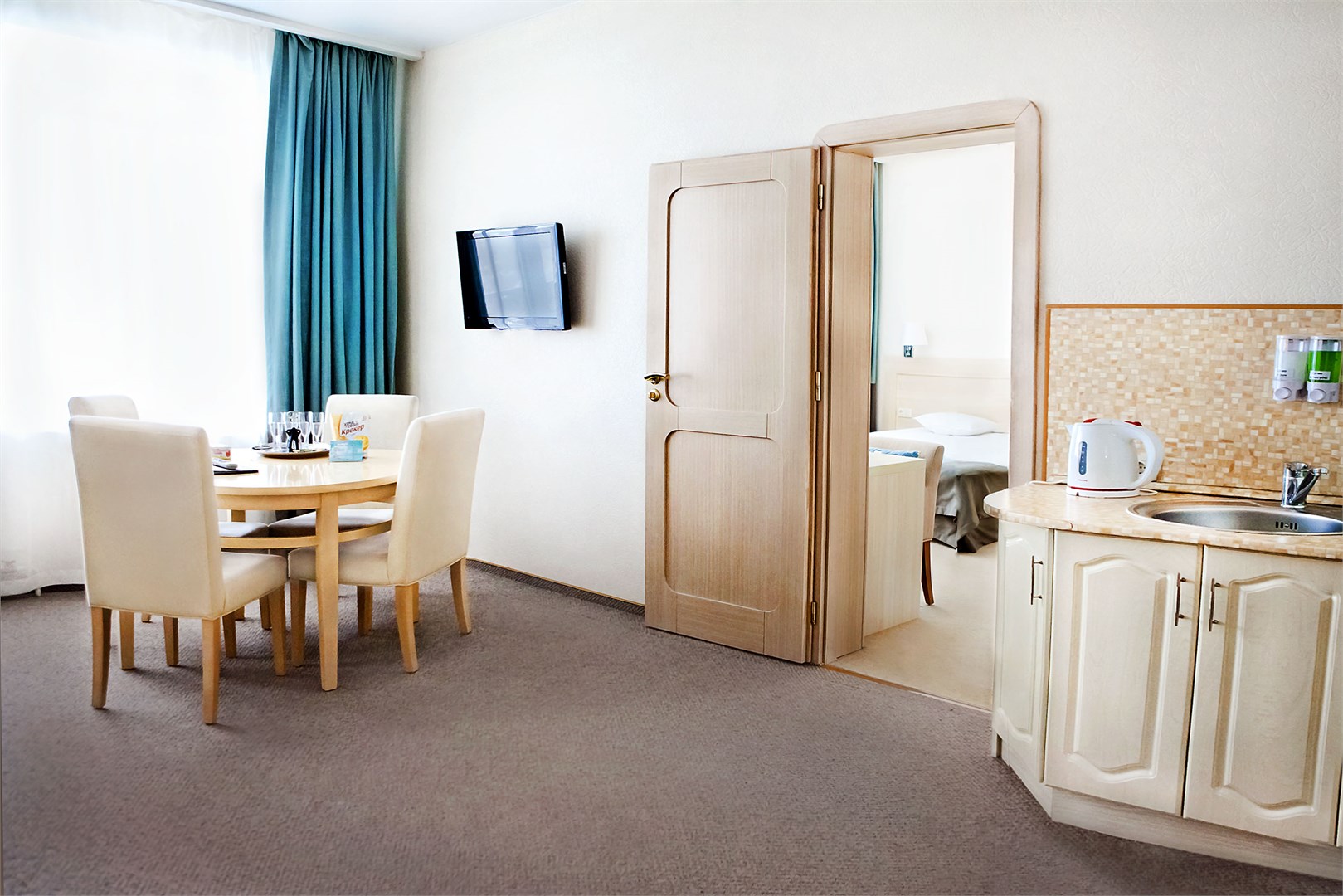 Apartment/Апартамент (Семейный) 4-х местный 3-х комнатный, 1 Корпус в Теплое море