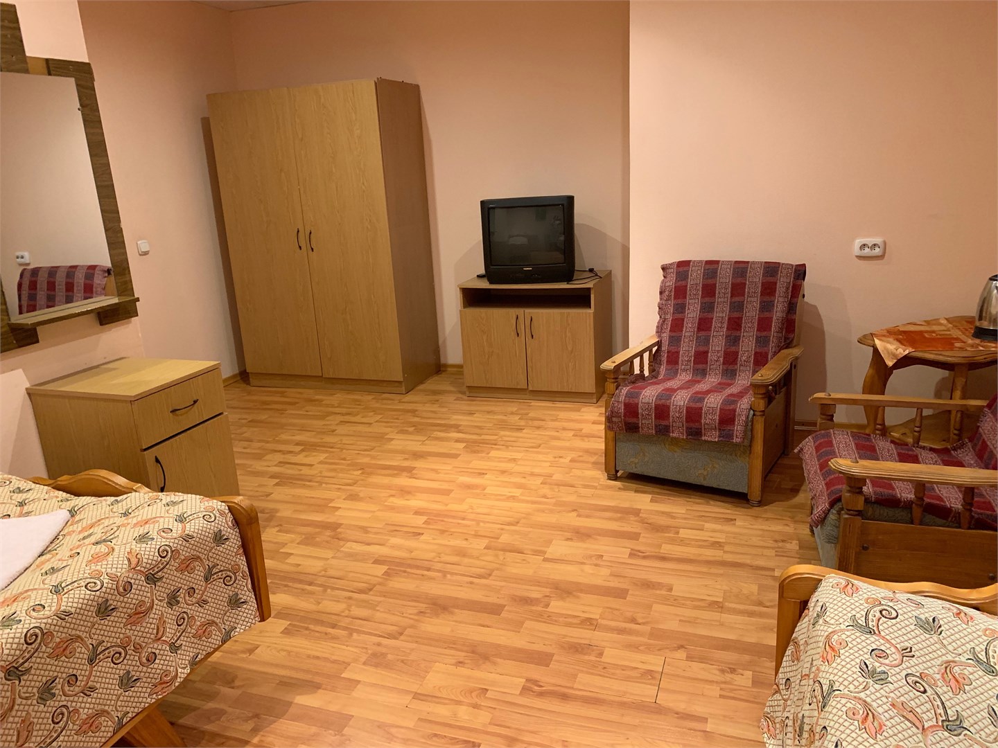 Однокомнатный двухместный 2 кат. в Маршал