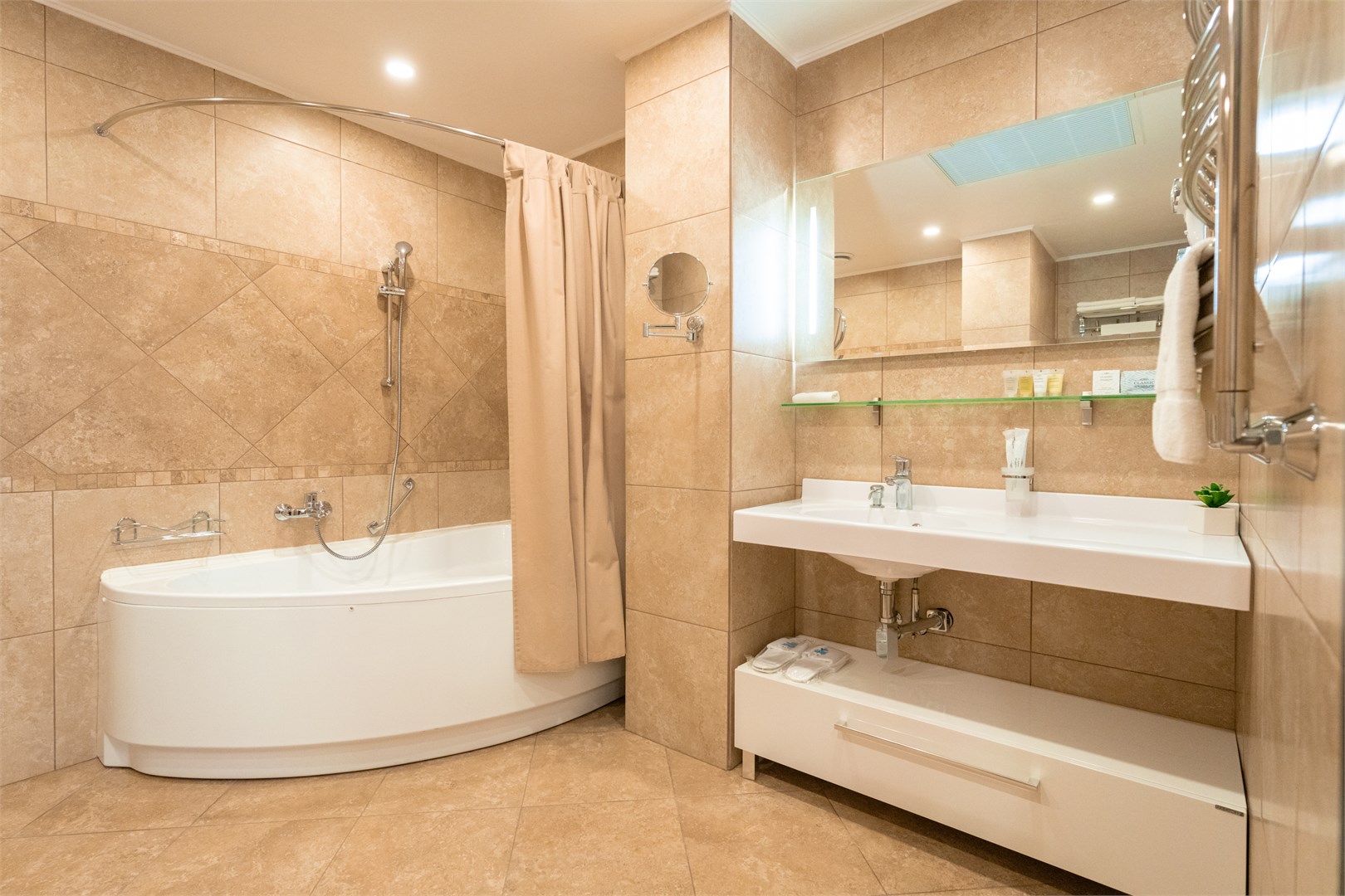 Люкс 1 категории в Айсберг премиум