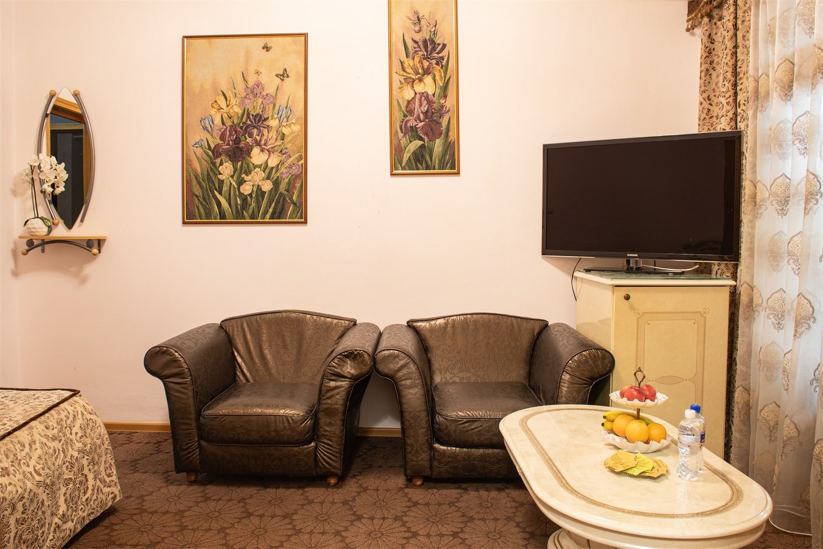 Стандарт семейный 2-комнатный (основная территория) в Октябрьский