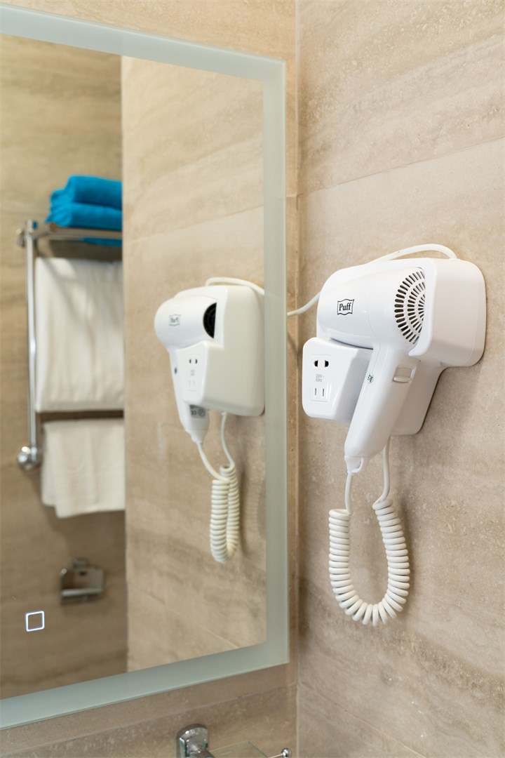 Двухкомнатный Люкс семейный с балконом в Дворец Нарзанов