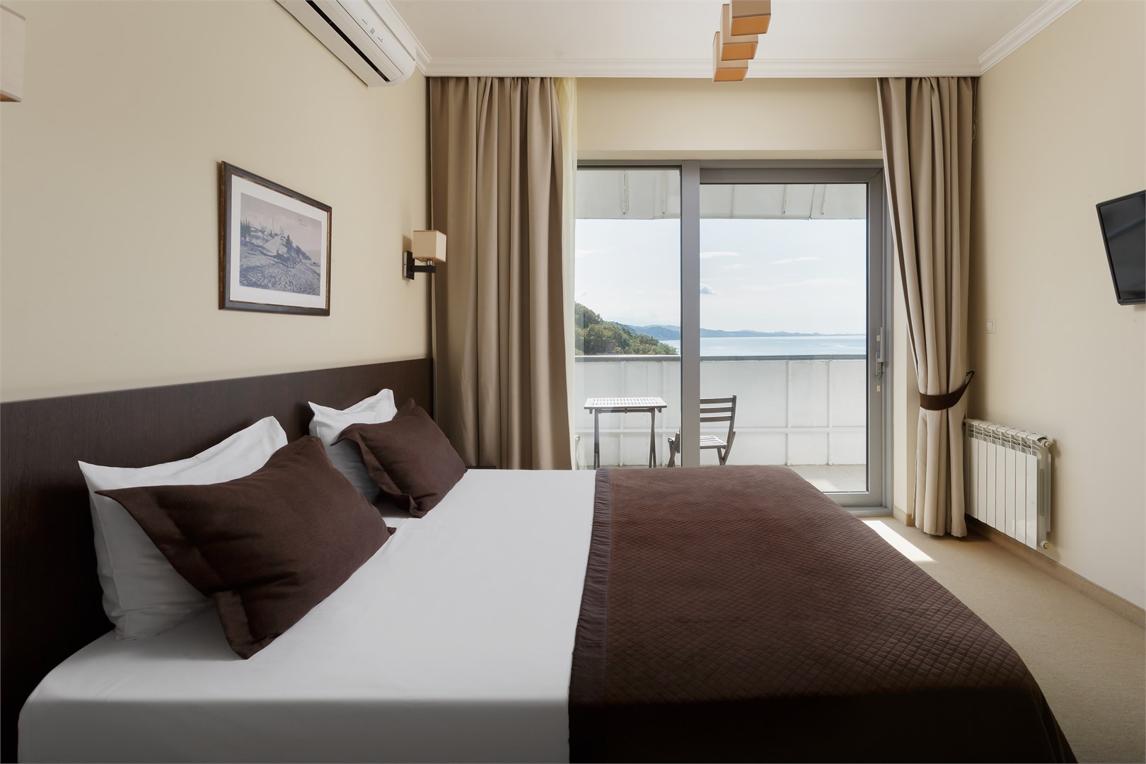 Семейный двухкомнатный в Актёр