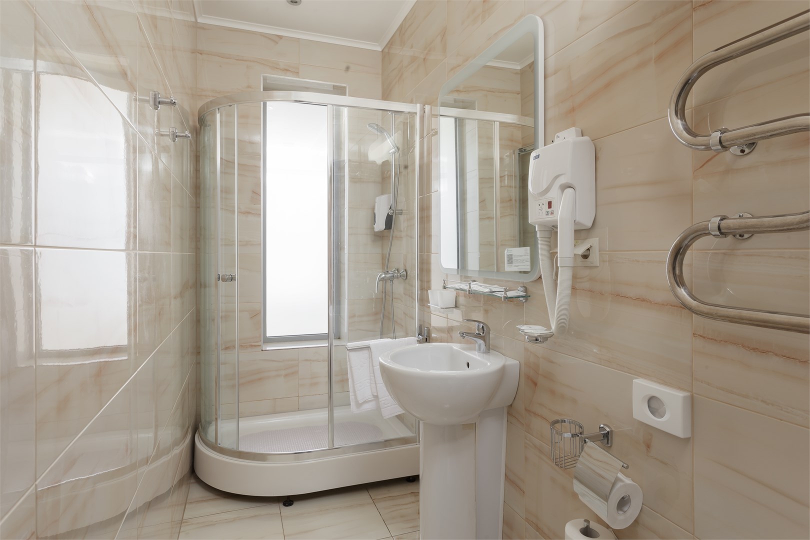 Семейный двухкомнатный в Актёр