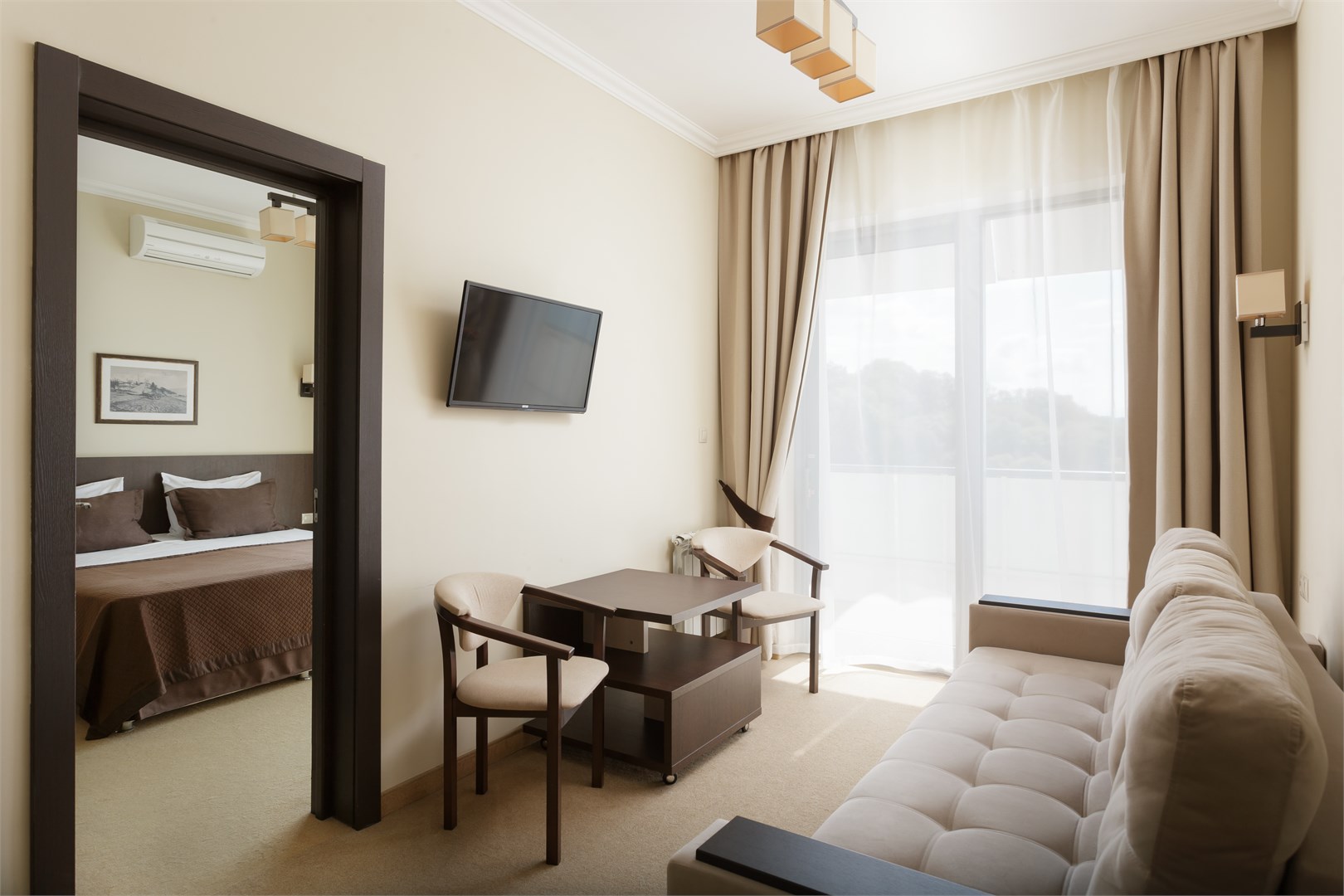 Семейный двухкомнатный в Актёр