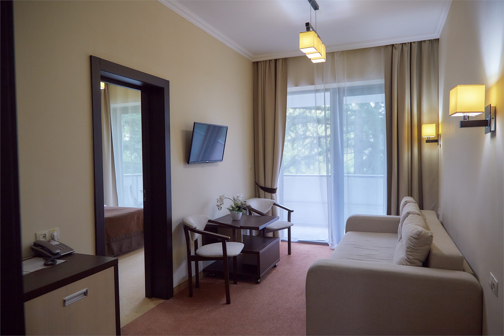 Семейный двухкомнатный в Актёр