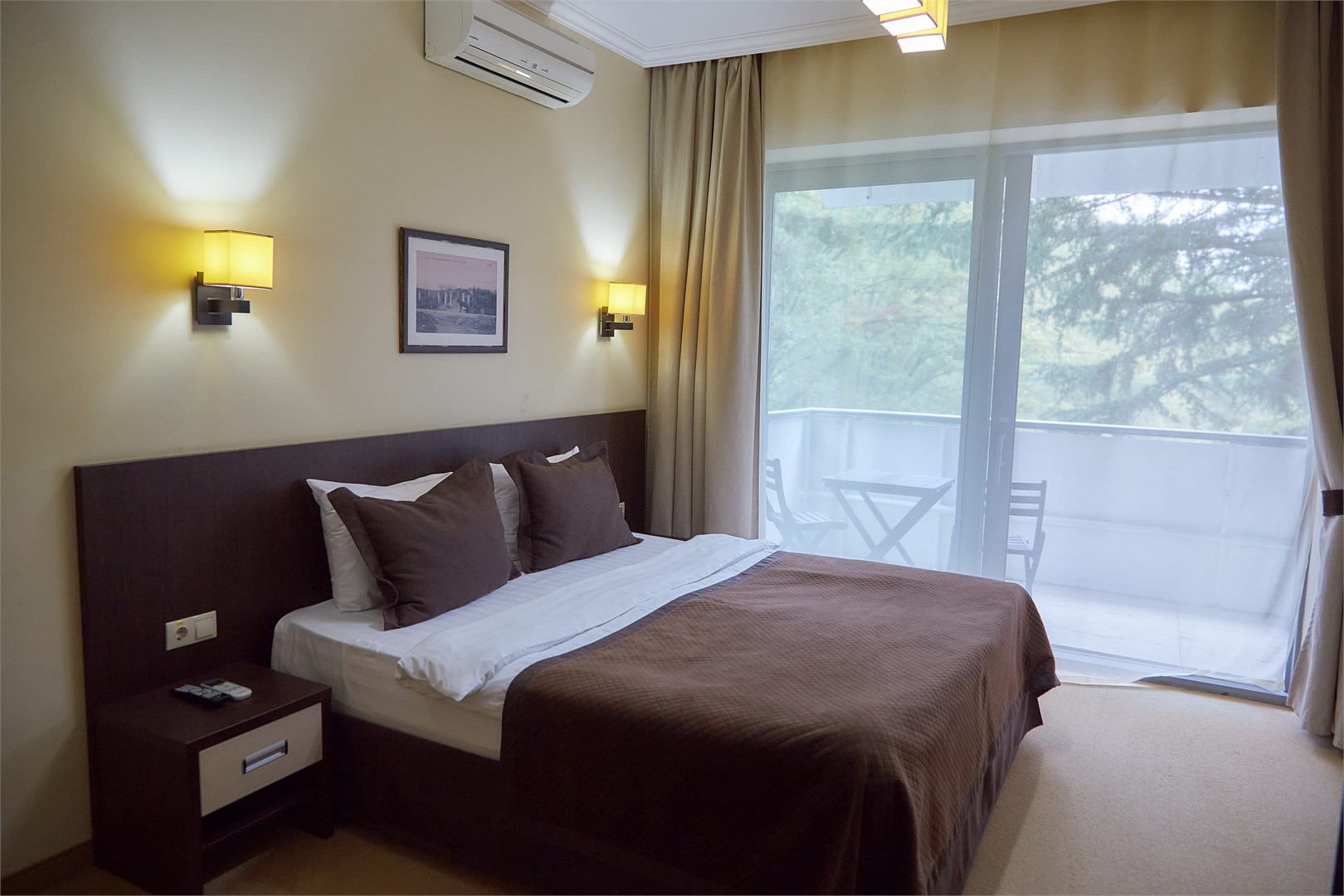 Семейный двухкомнатный в Актёр