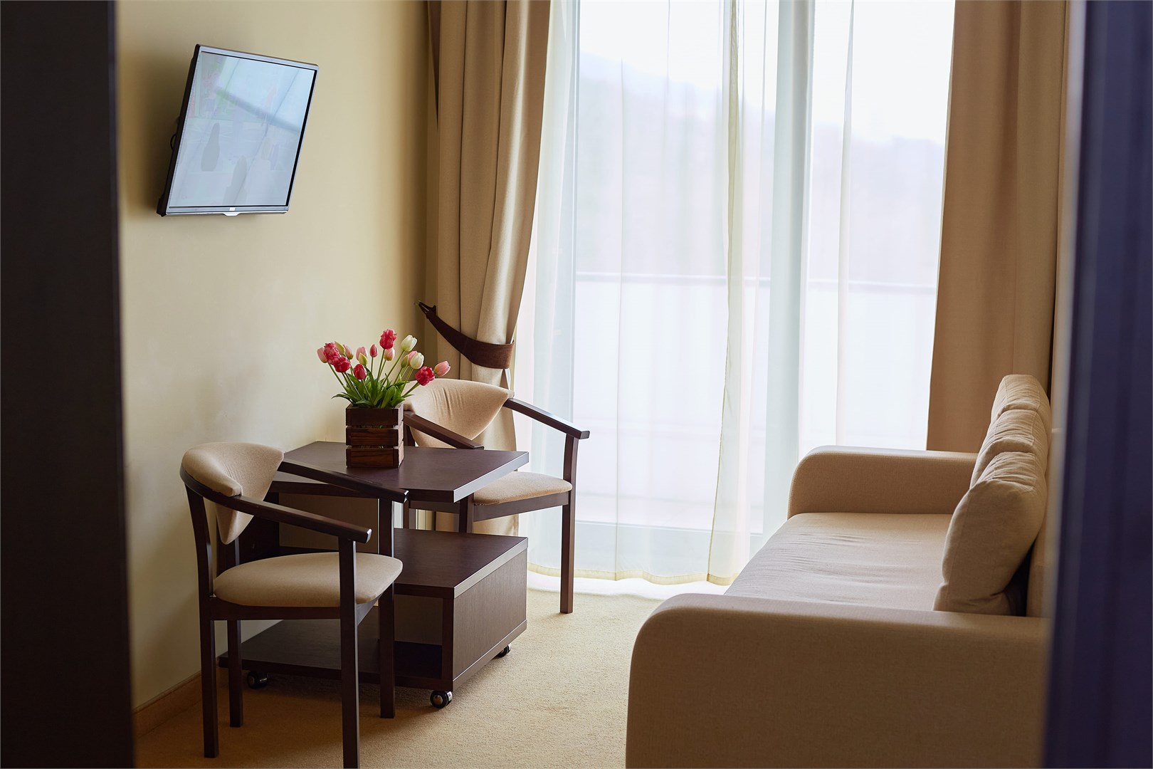 Семейный двухкомнатный в Актёр