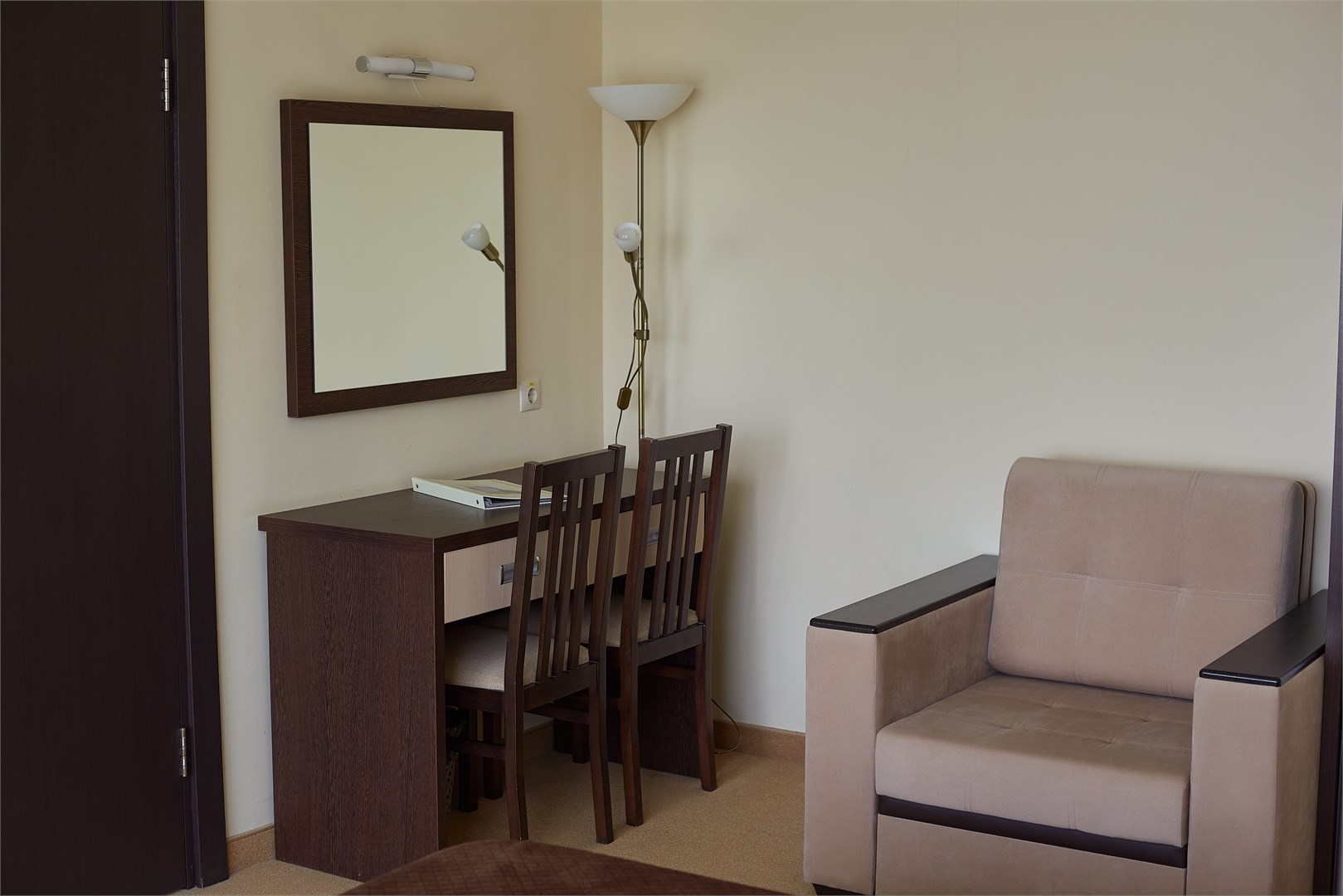 Семейный двухкомнатный в Актёр