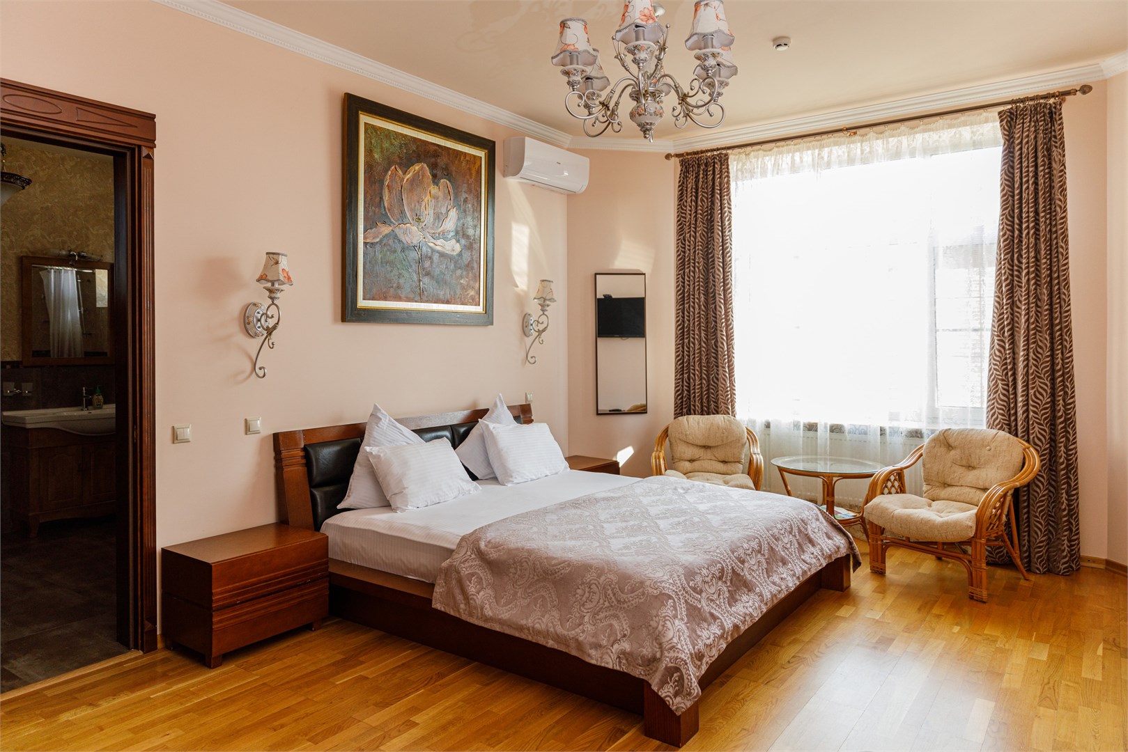 Полулюкс плюс в AvroraSpaHotel