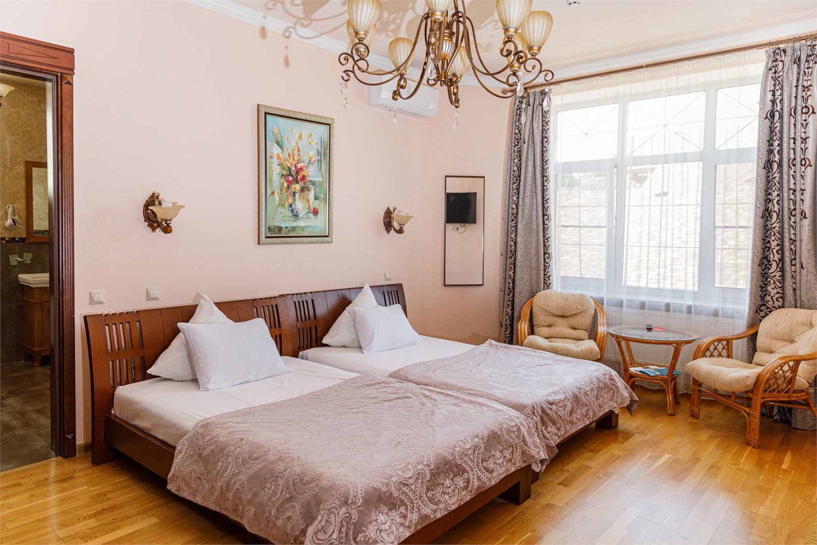 Полулюкс плюс в AvroraSpaHotel