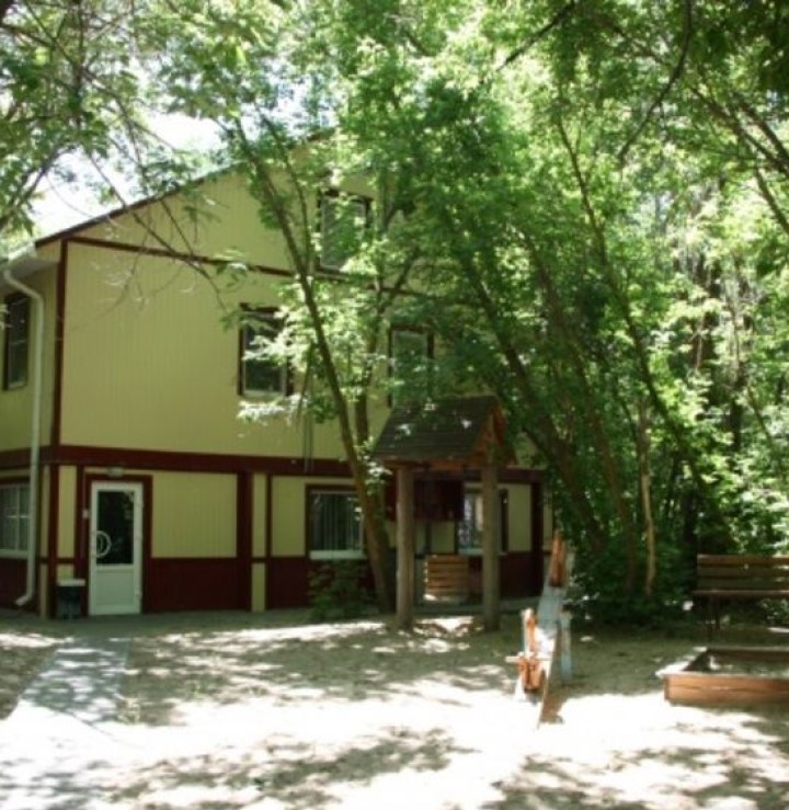 Гостиничный номер в коттедже № 5 (Трёхместный) в Дон