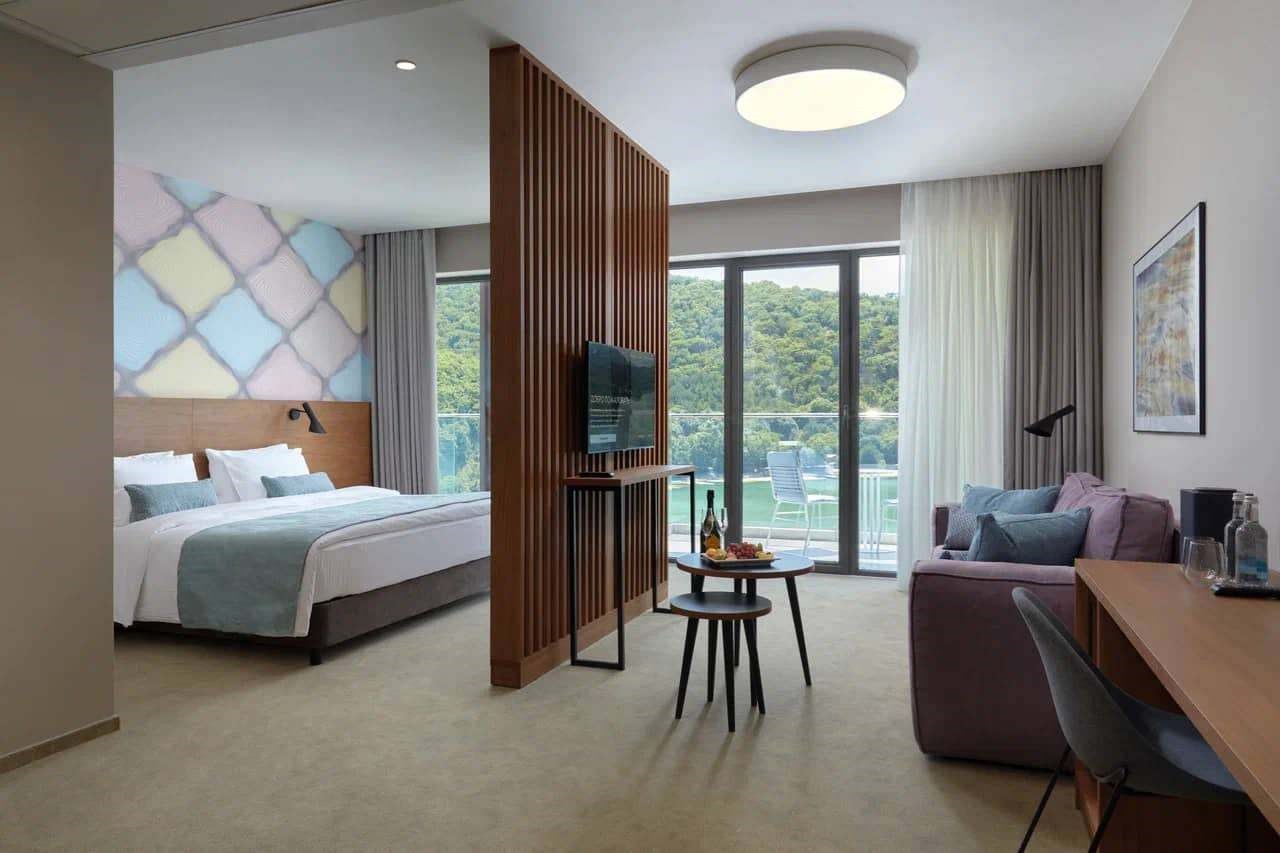 Джуниор сюит+ в Abrau light resort&SPA