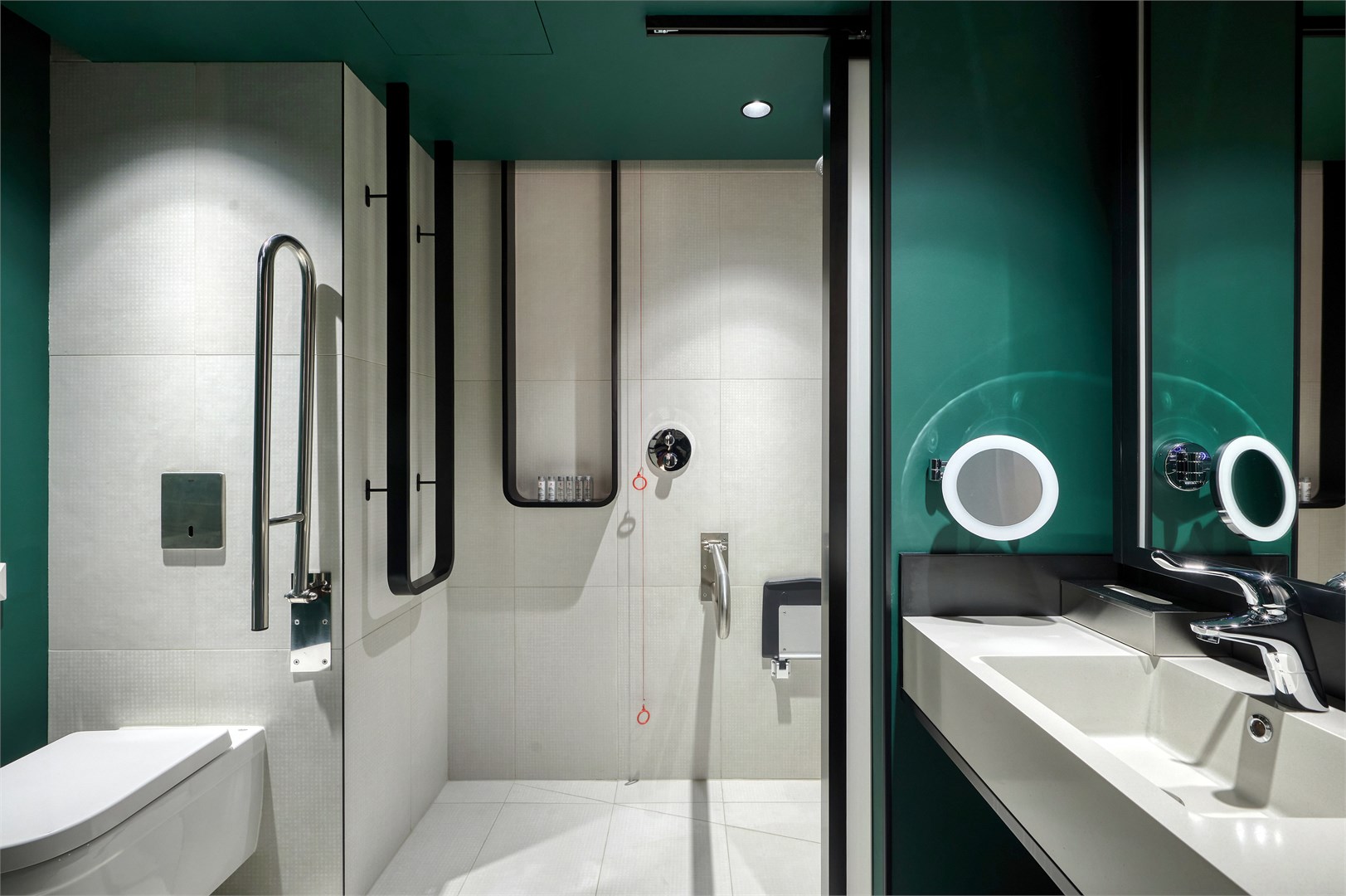 Стандарт с двуспальной кроватью для людей с ограниченными возможностями в Azimut Сити