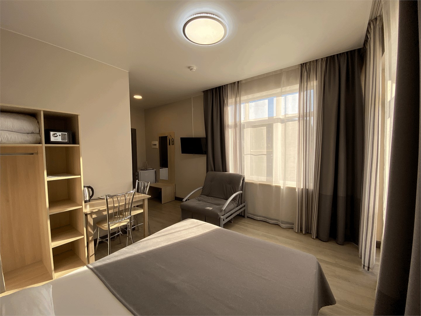 Де-Люкс с панорамными окнами в Черноморская Звезда