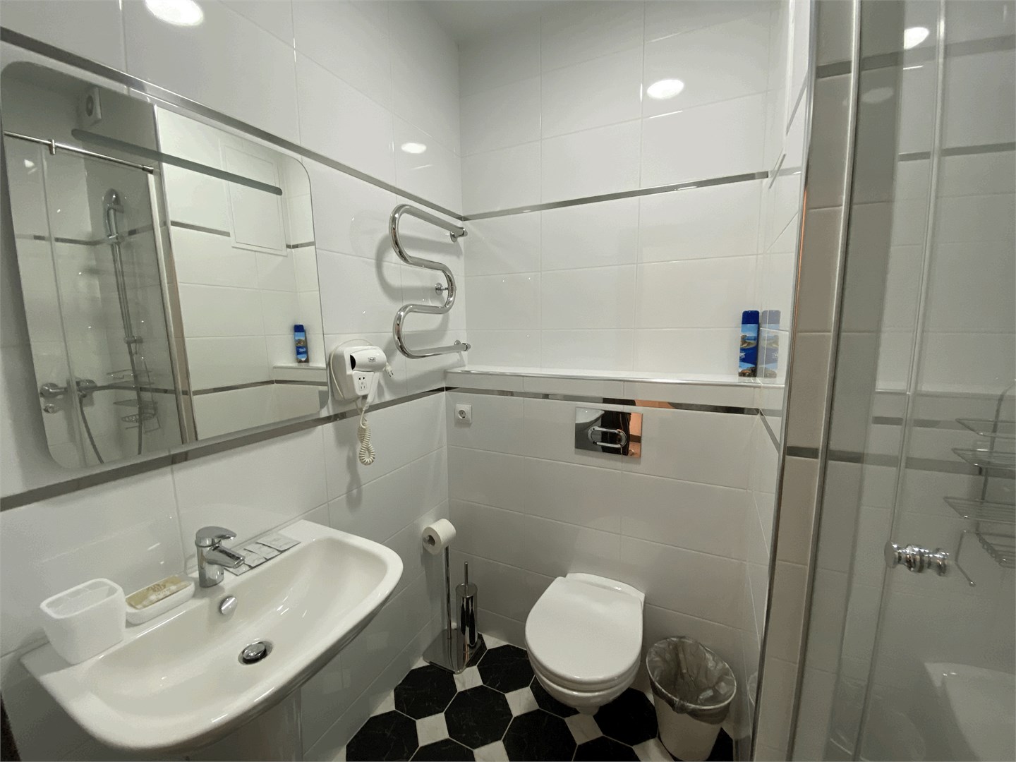 Де-Люкс с панорамными окнами в Черноморская Звезда