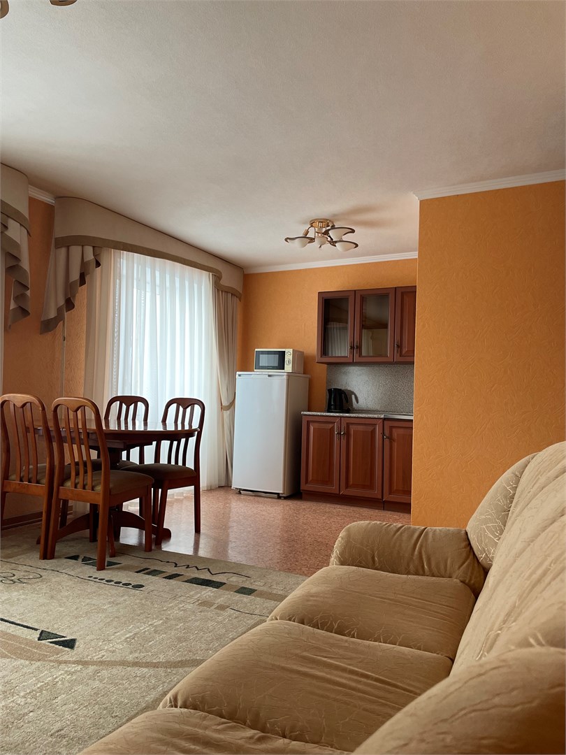 SUITE DBL, гостиная + спальня в Дом иностранных специалистов