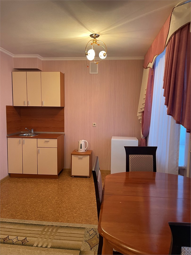 Suite DBL , гостиная +2 спальни в Дом иностранных специалистов