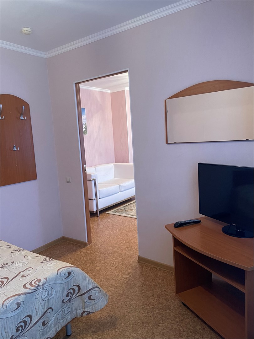 Suite DBL , гостиная +2 спальни в Дом иностранных специалистов