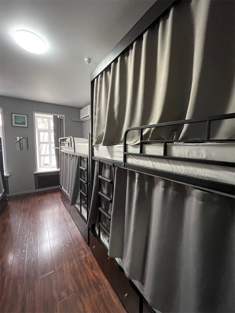 8-ми местный женский номер в Христал