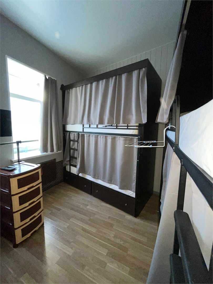 6-ми местный мужской номер в Христал