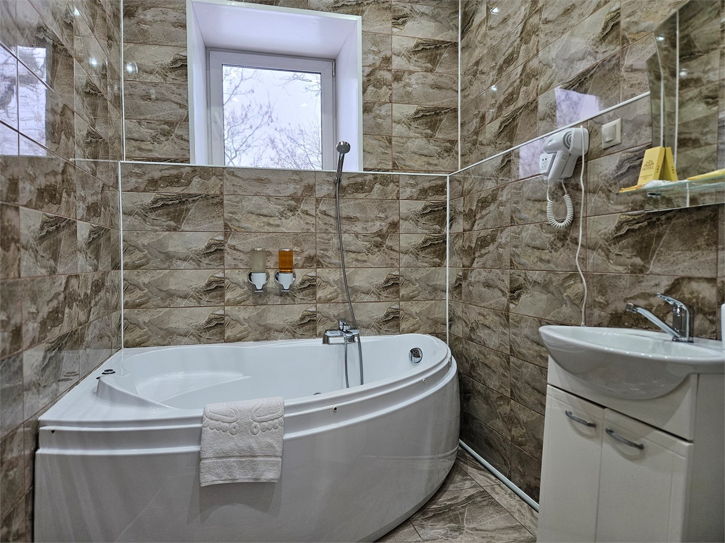 Семейный люкс в Buta