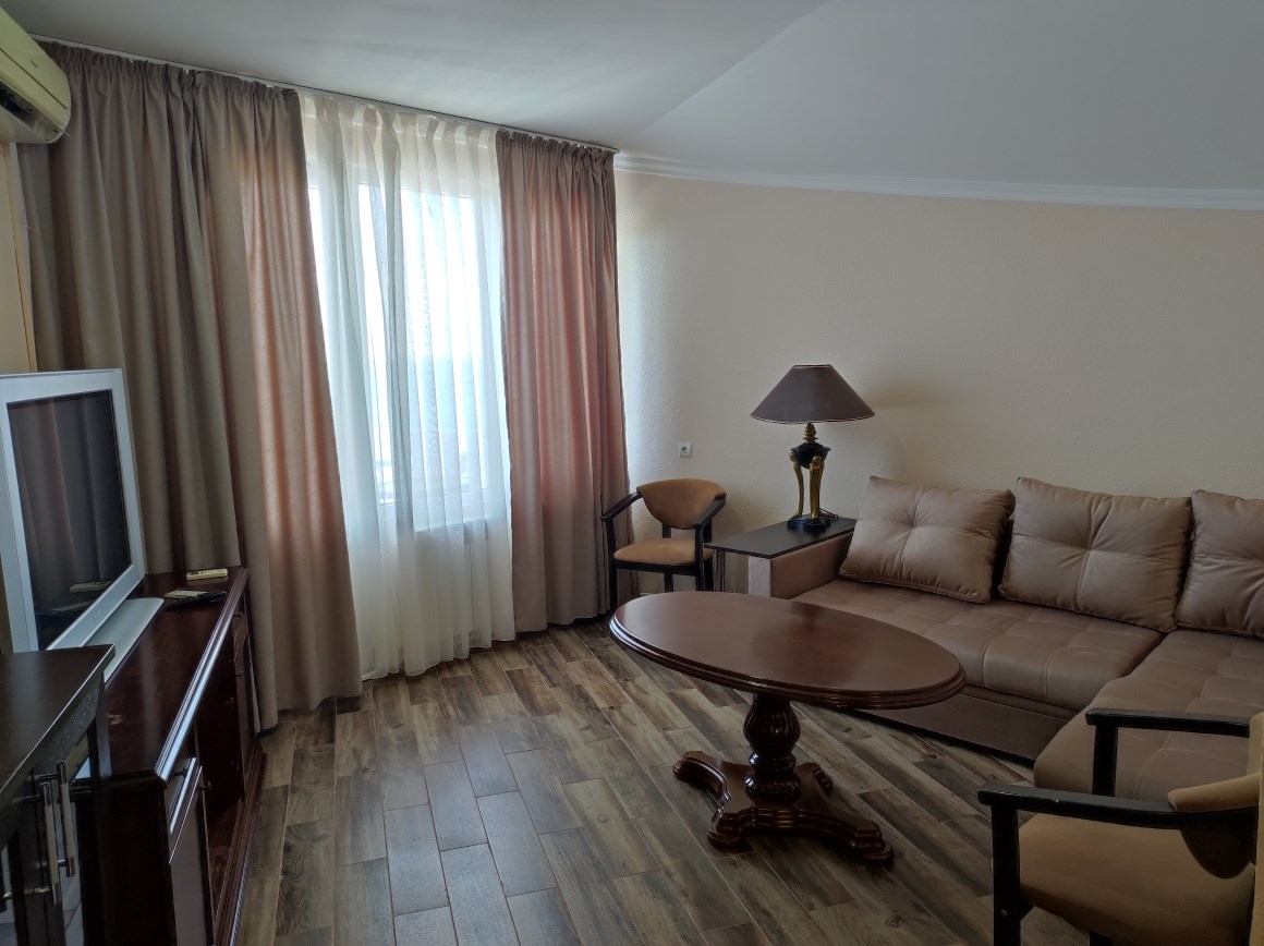 Люкс двухкомнатный в Адмирал