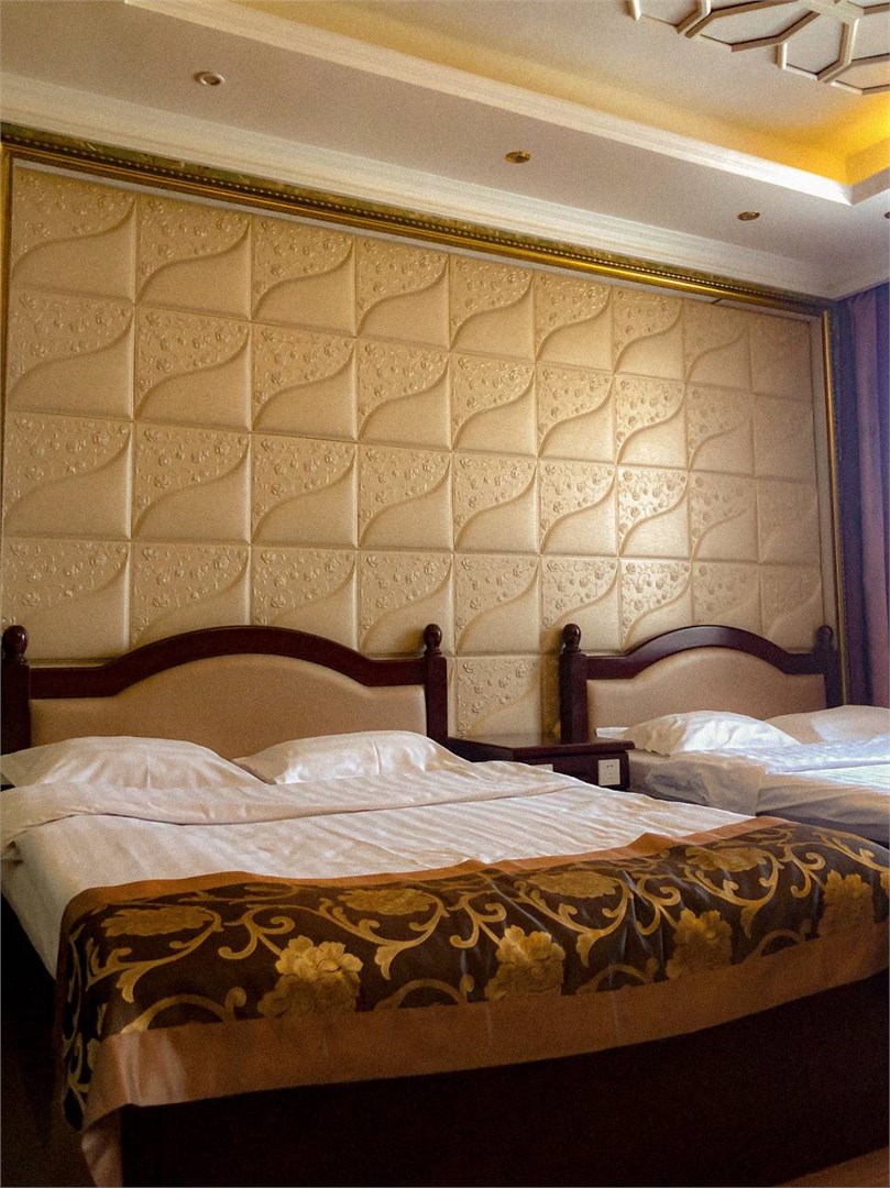 Семейный номер в Империал