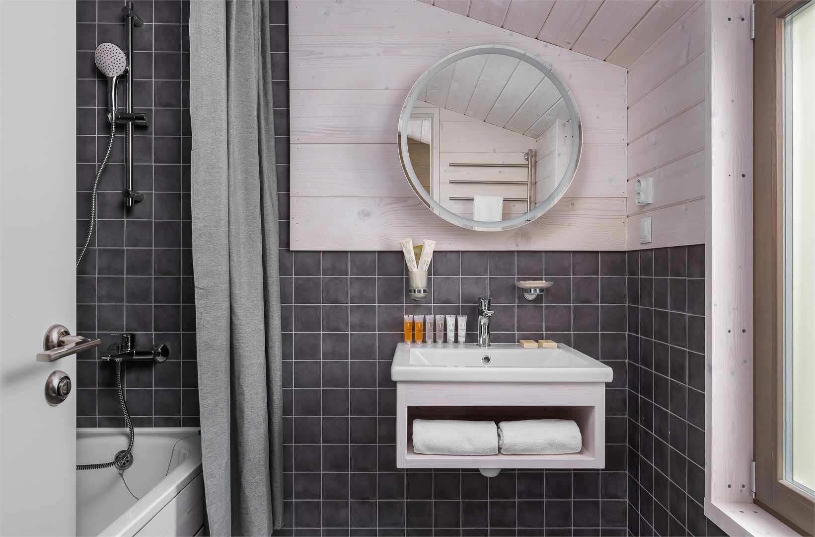 Чай, Иван (Глэмпинг) в Конаково Ривер Клаб