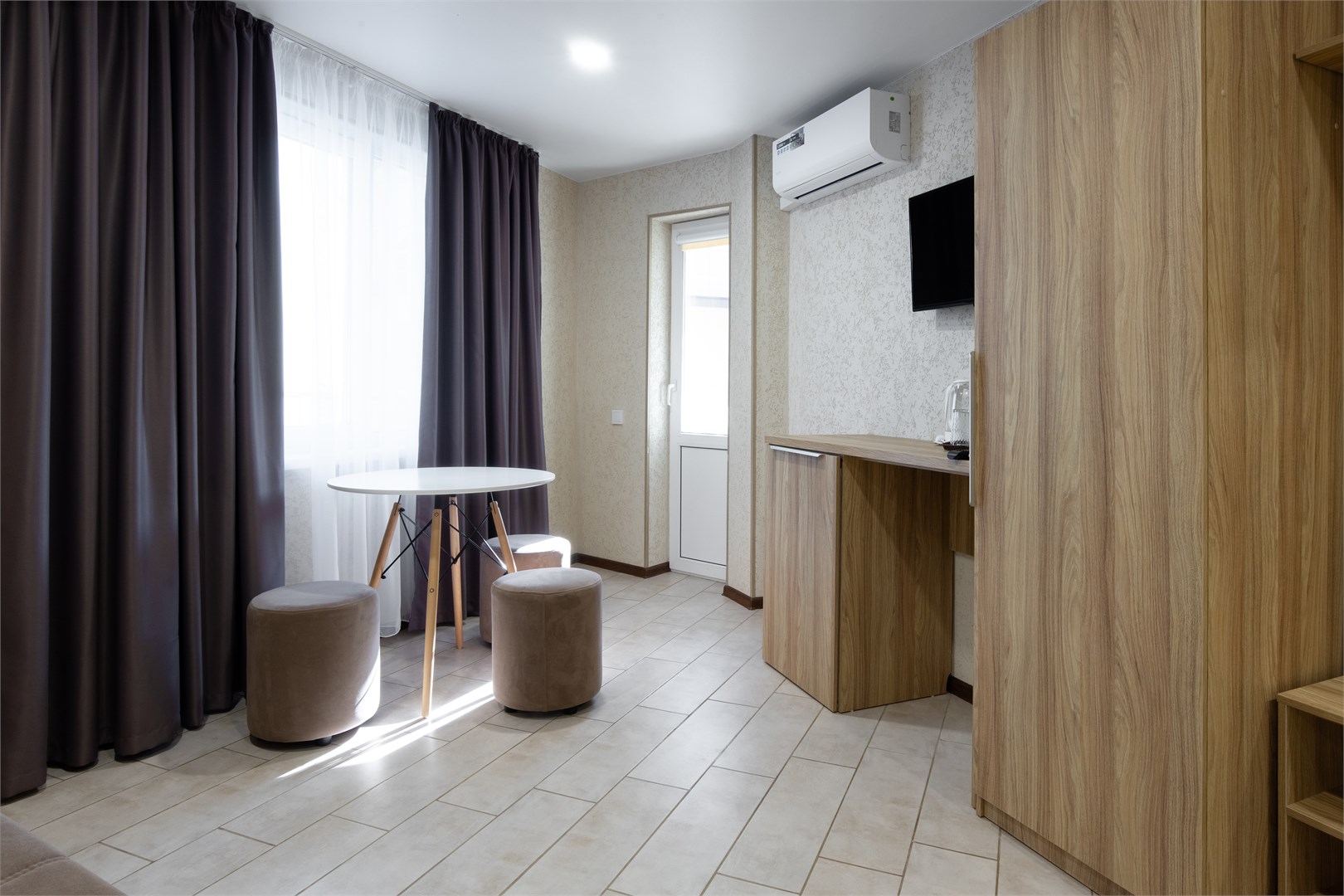 Стандарт четырехместный с балконом (1 корпус) в Амиго