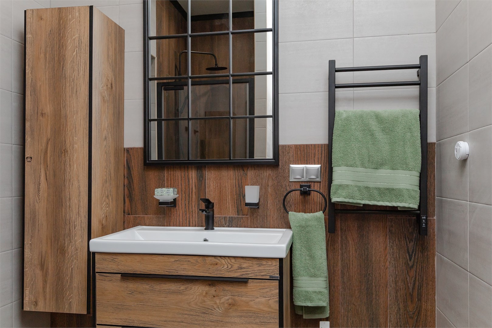 Сосновая (с детской спальней) в Гармонд