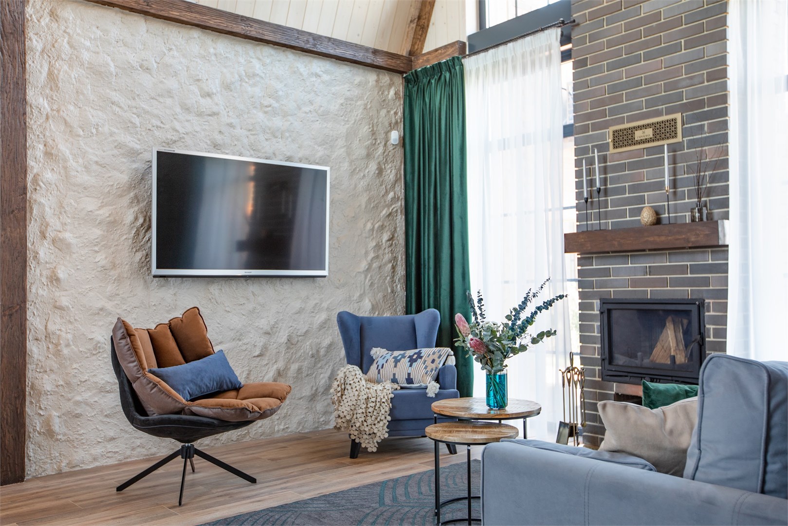 Сосновая (с детской спальней) в Гармонд