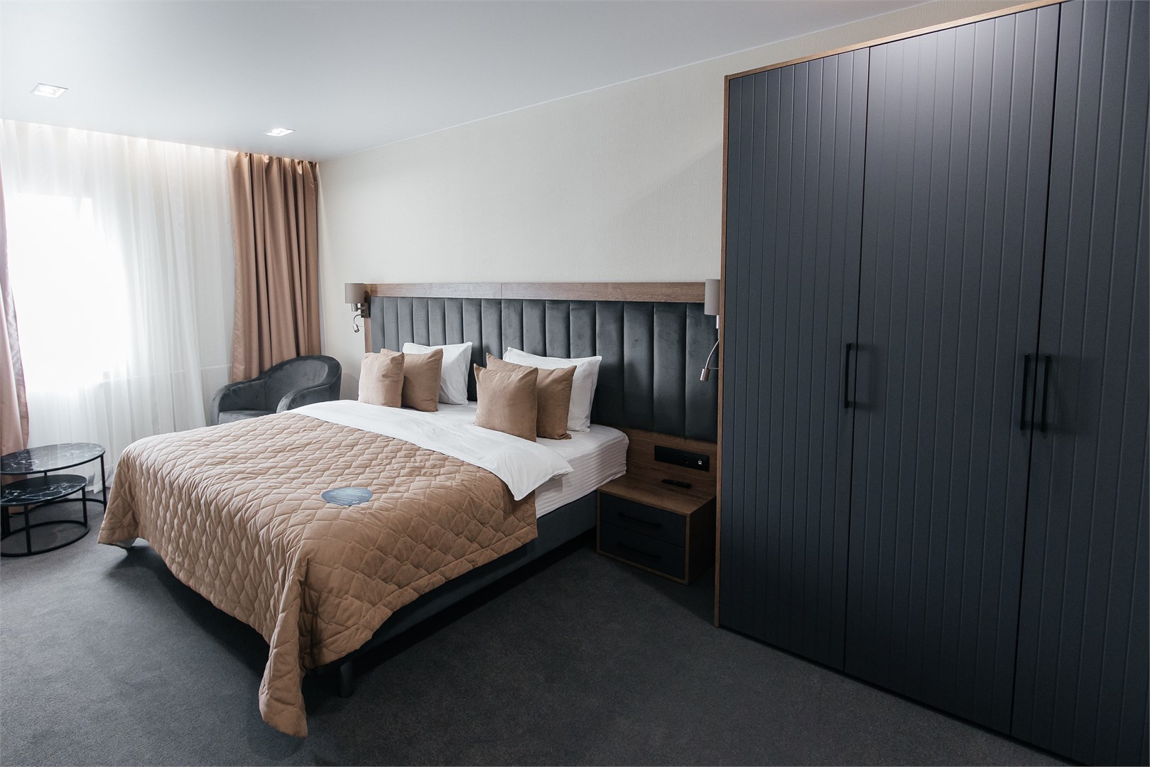 Улучшенный Люкс в AZIMUT Отель Тобольск