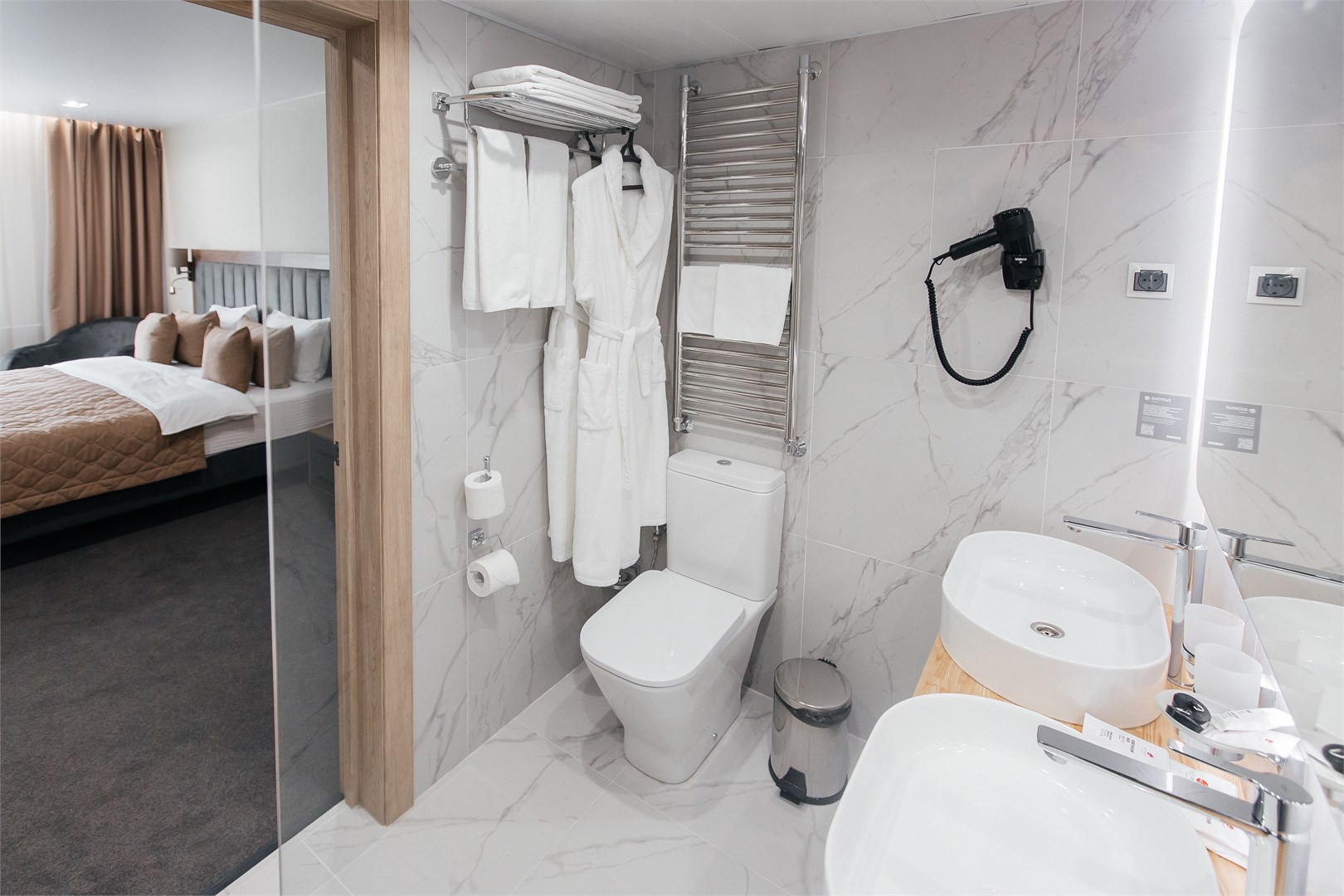 Улучшенный Люкс в AZIMUT Отель Тобольск