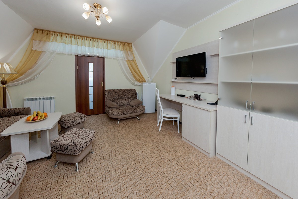 Семейный Мансарда 2-х комнатный без балкона корпус 4 в Кристалл уют