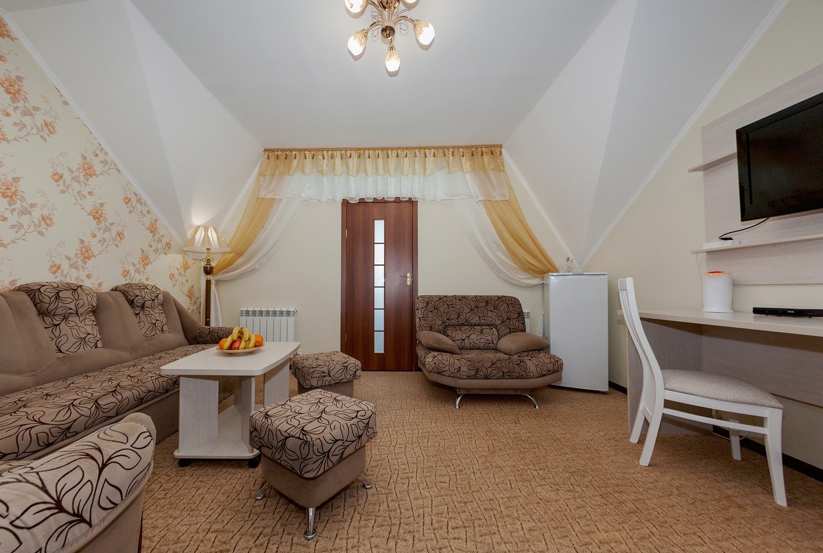 Семейный Мансарда 2-х комнатный без балкона корпус 4 в Кристалл уют