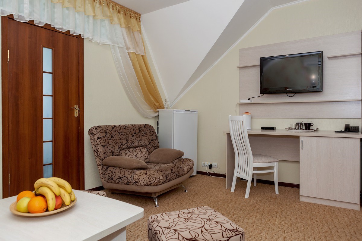 Семейный Мансарда 2-х комнатный без балкона корпус 4 в Кристалл уют