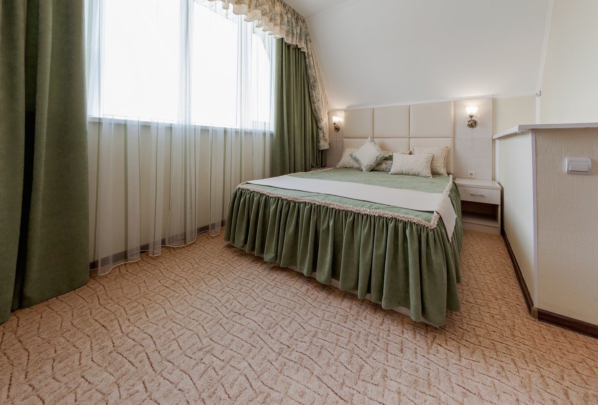 Семейный Мансарда 2-х комнатный без балкона корпус 4 в Кристалл уют