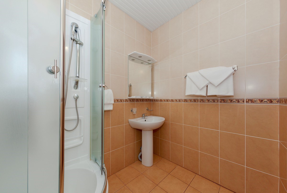 Семейный Мансарда 2-х комнатный без балкона корпус 4 в Кристалл уют