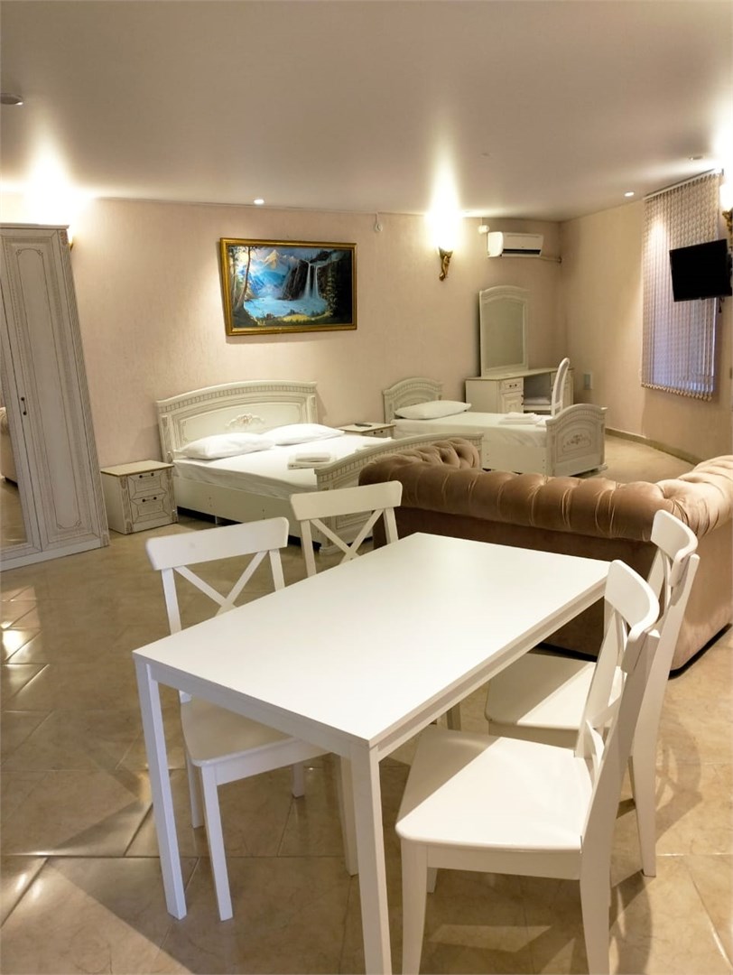 Семейные апартаменты 3х местный в Империя