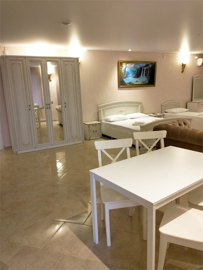 Семейные апартаменты 3х местный в Империя