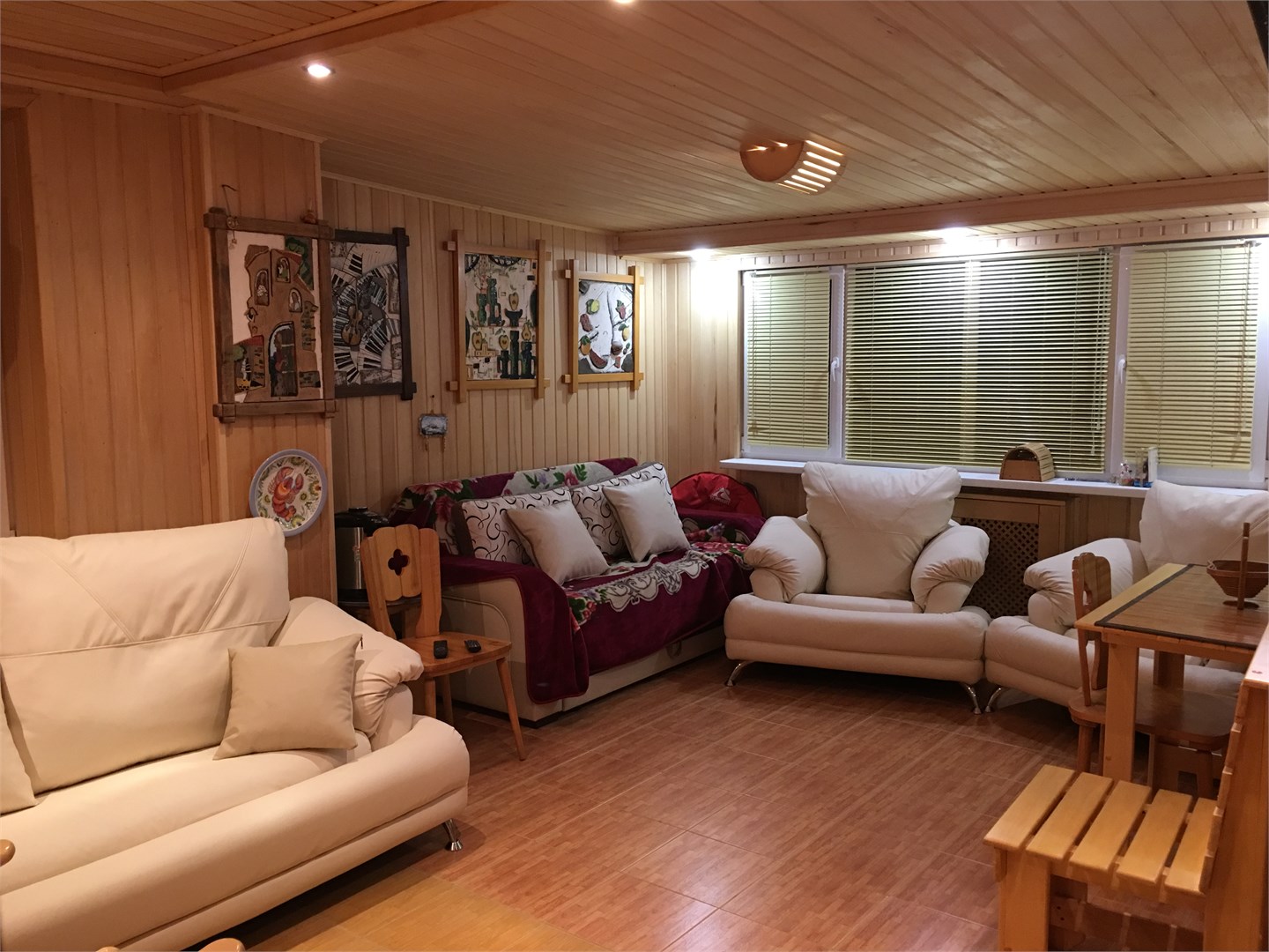 бассейн в шале с сауной, зоной барбекю и кухней в Вилла с видом на горы