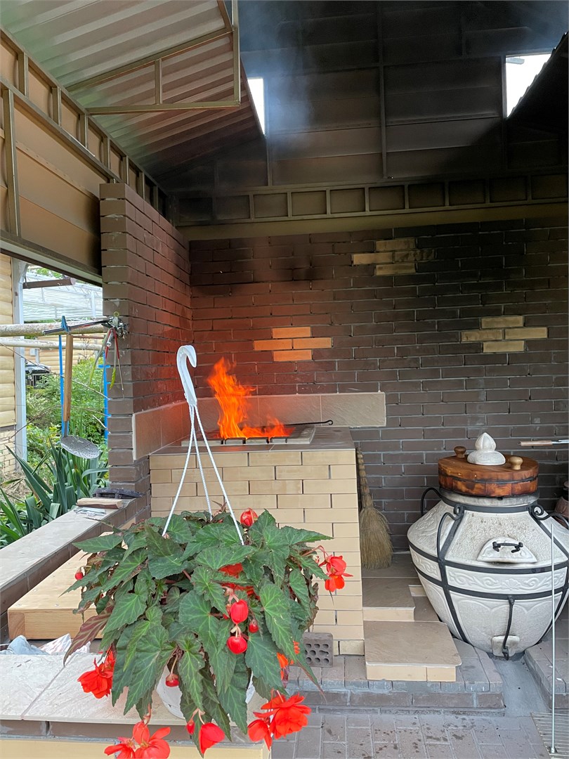 бассейн в шале с сауной, зоной барбекю и кухней в Вилла с видом на горы